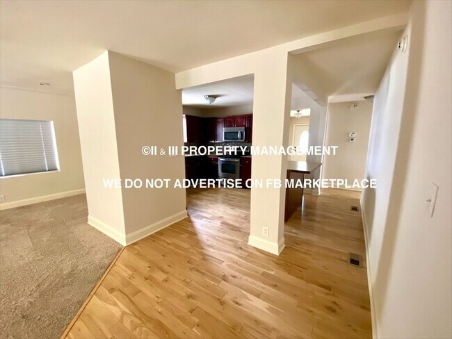Building Photo - 512 W 86th St