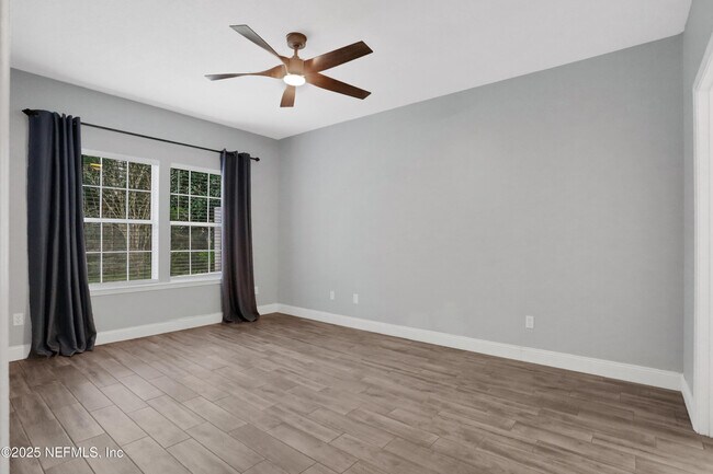 Building Photo - 336 Wooded Crossing Cir