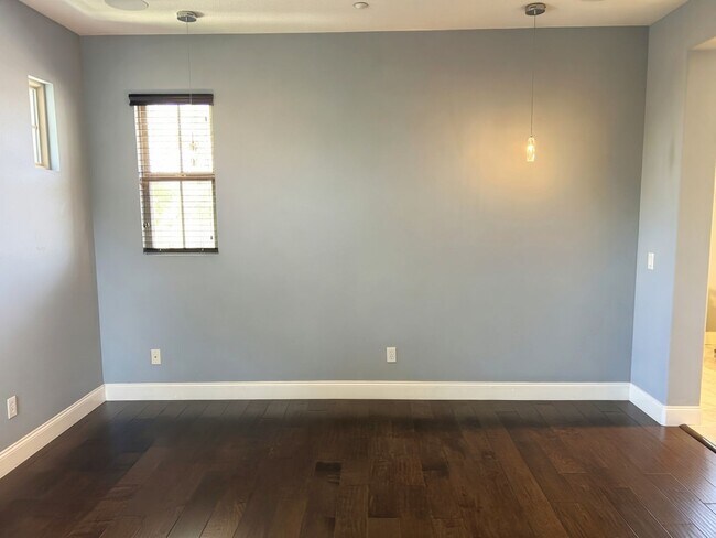 Building Photo - 133 Chantilly