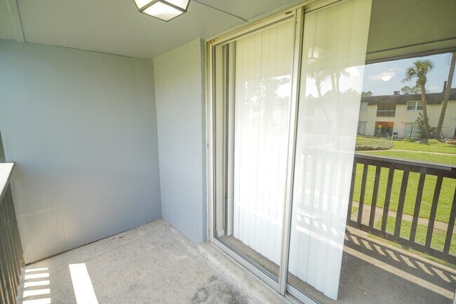 Building Photo - 2325 W Pensacola St