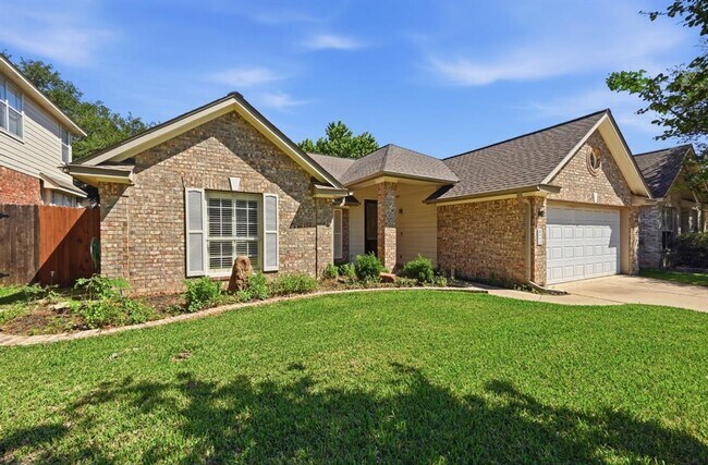 Building Photo - 905 Hunter's Creek Dr
