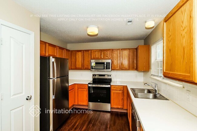 Building Photo - 11934 Brownestone View Dr