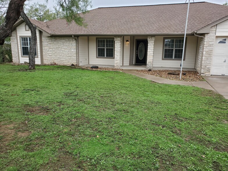 Primary Photo - 2920 Candace Cir