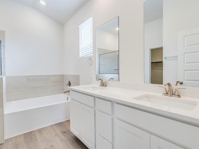 Building Photo - 227 Cathedral Mountain Dr