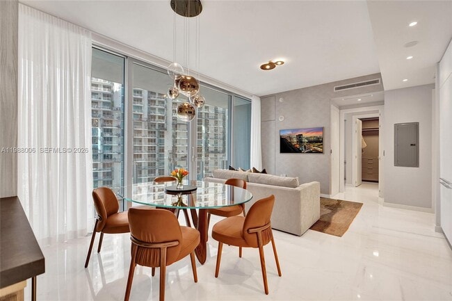Building Photo - 300 Biscayne Blvd Way