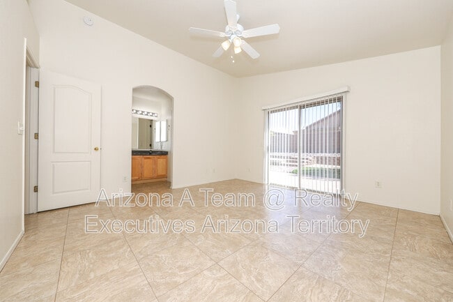 Building Photo - 2868 W Simplicity Dr