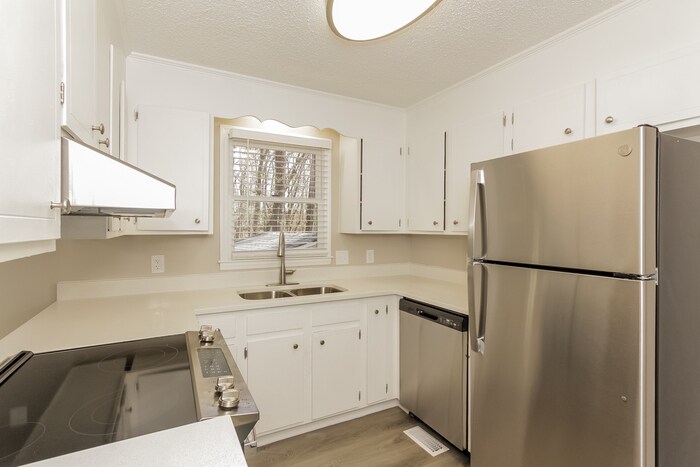 Building Photo - 8200 Chrisbry Ln