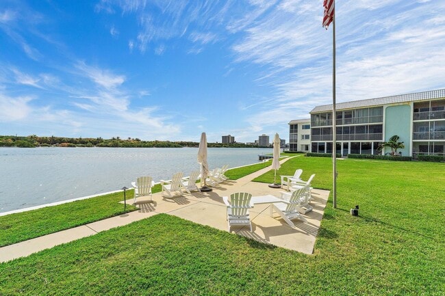 Building Photo - 100 Waterway Rd