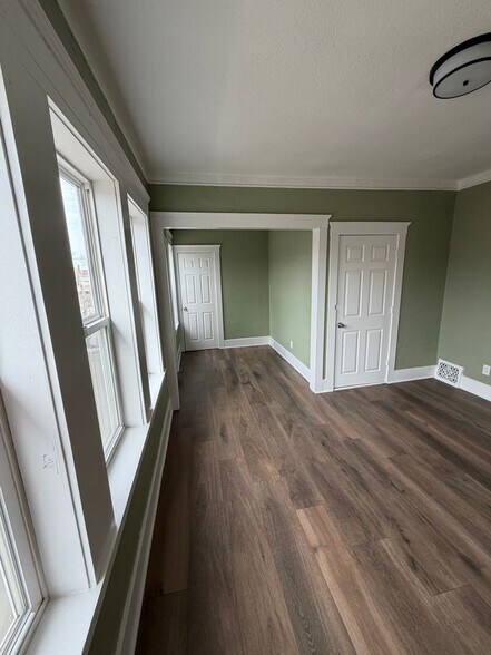 Building Photo - 7263 Senator St