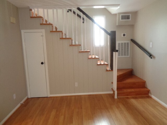 Building Photo - 2225 Mimosa Dr