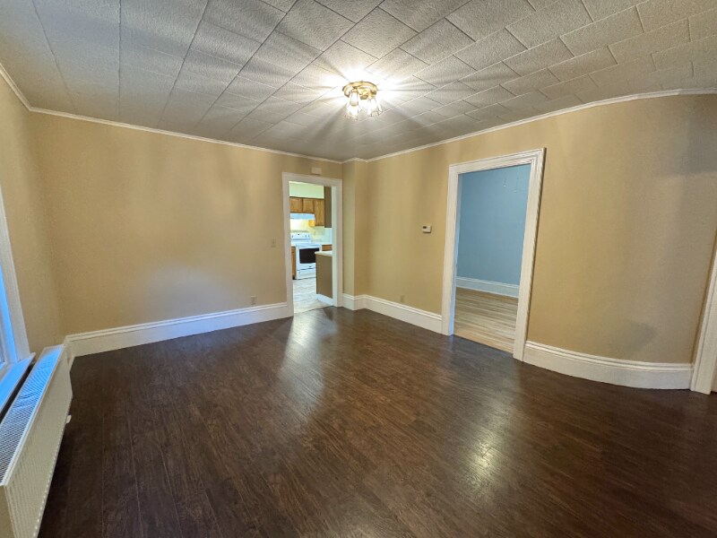 Building Photo - 246 Elm St