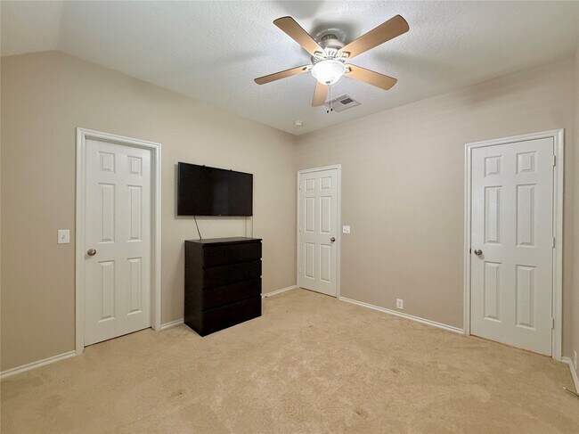 Building Photo - 5511 Baldwin Elm St