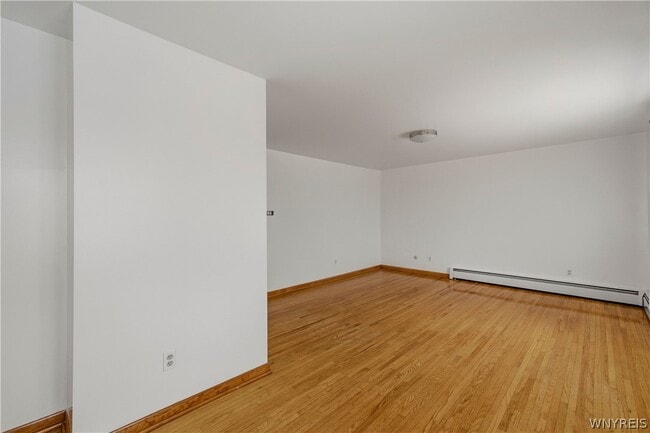 Building Photo - 4 Villa Moraine Dr