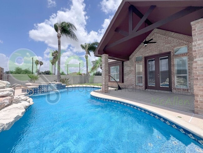 Building Photo - Gorgeous 4b/4.5bath house in McAllen
