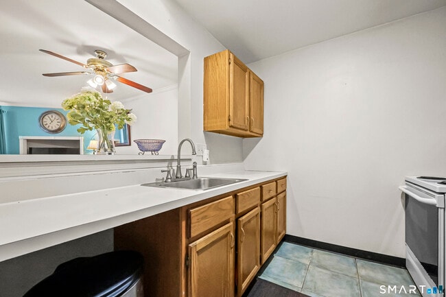 Building Photo - 237 Willow Springs