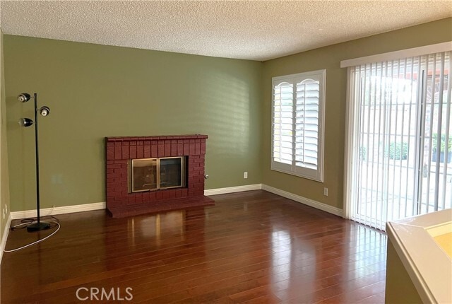 Building Photo - 1349 Crestmont Dr