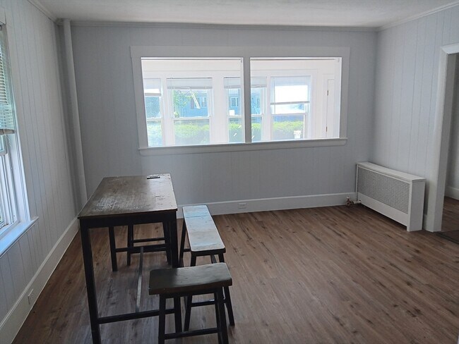 Building Photo - 61 Spruce St