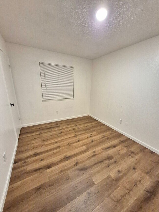 Building Photo - Charming 3-Bedroom Home with Large Backyard & One-Car Garage