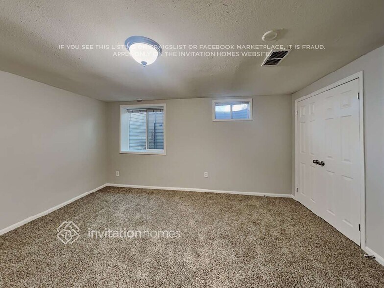 Building Photo - 387 Helena Cir