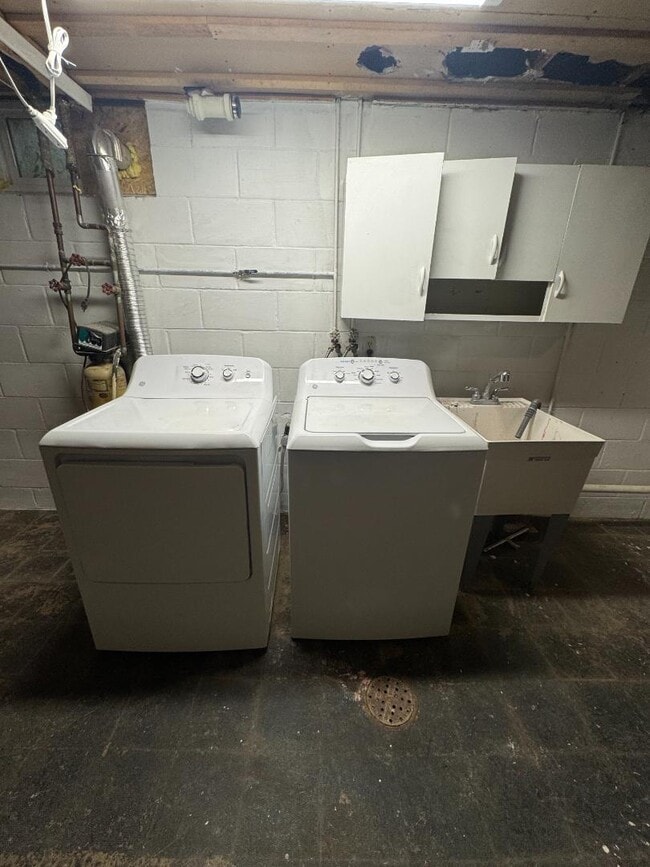 Building Photo - 513 N Ottawa Rd