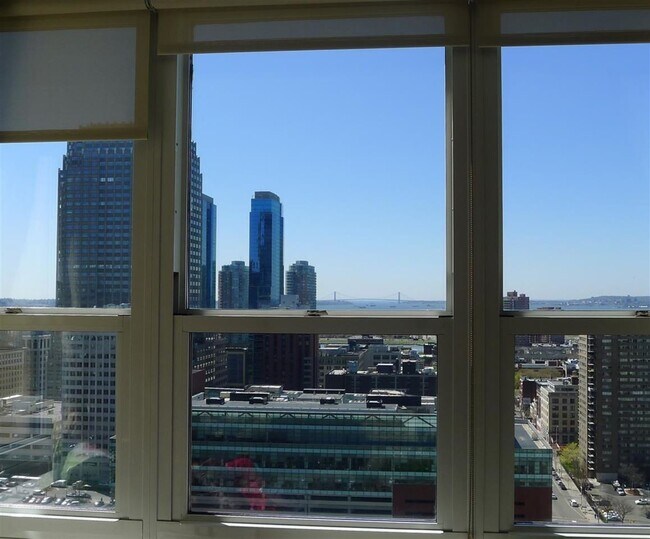 Building Photo - 88 Morgan St