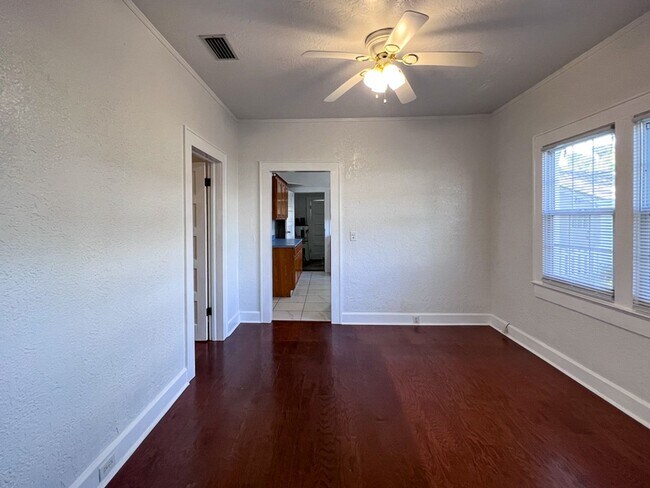Building Photo - 2277 - McIntosh