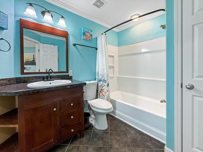 Building Photo - 9520 Seawall Blvd