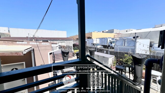 Building Photo - 1/2 Off first months Rent -4 bedroom 2 bat...