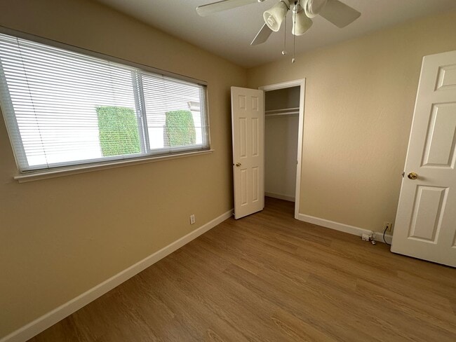 Building Photo - Single family 2 bedroom 1 bath, washer/dryer in unit