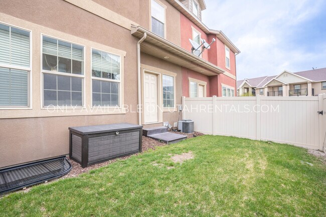 Building Photo - 198 Segovia Ln