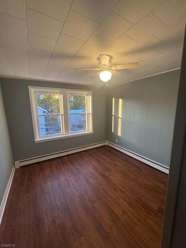 Building Photo - 117 Mechanic St