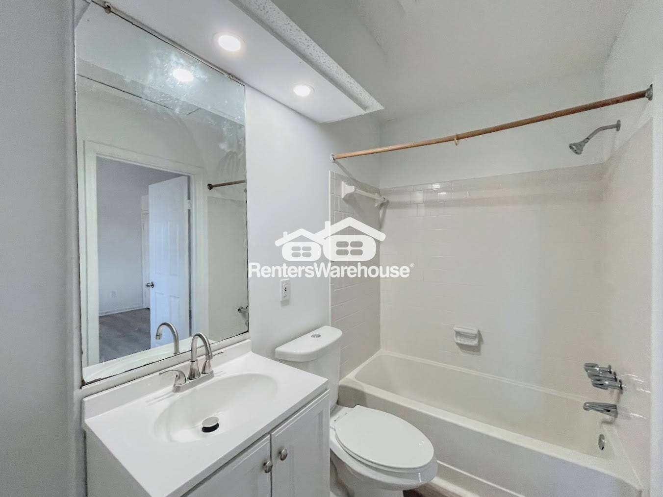 Building Photo - 1815 Beckwood Common