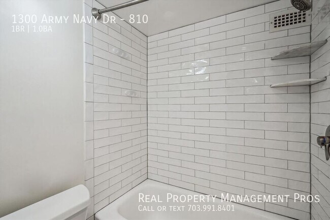 Building Photo - 1300 Army Navy Dr