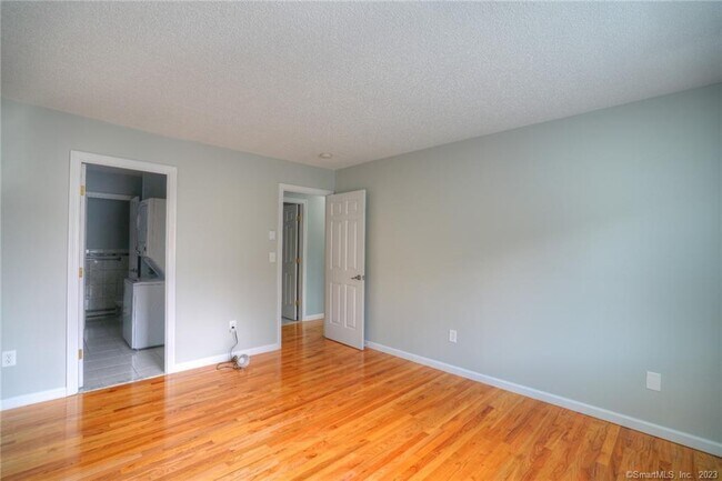 Building Photo - 82 Buddington Rd