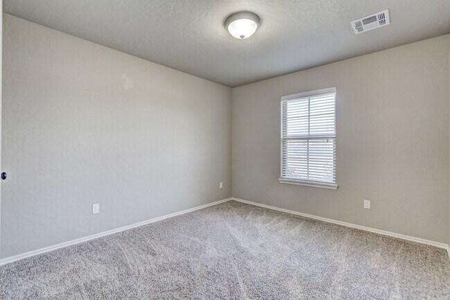 Building Photo - 308 Stoneridge Dr