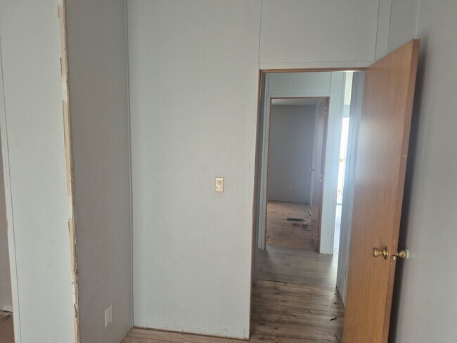 Building Photo - 19 Skip Dr