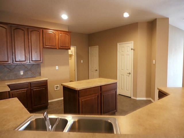 Building Photo - 9841 Wild Ginger Dr