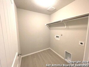 Building Photo - 2966 Daisy Meadow