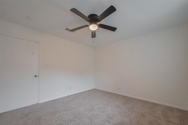 Building Photo - 605 Sorrento Dr