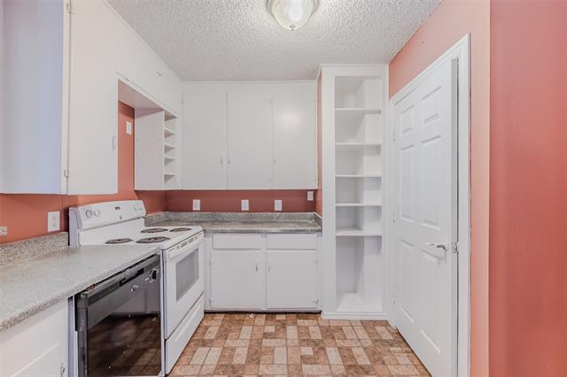 Building Photo - 600 NE 11th St