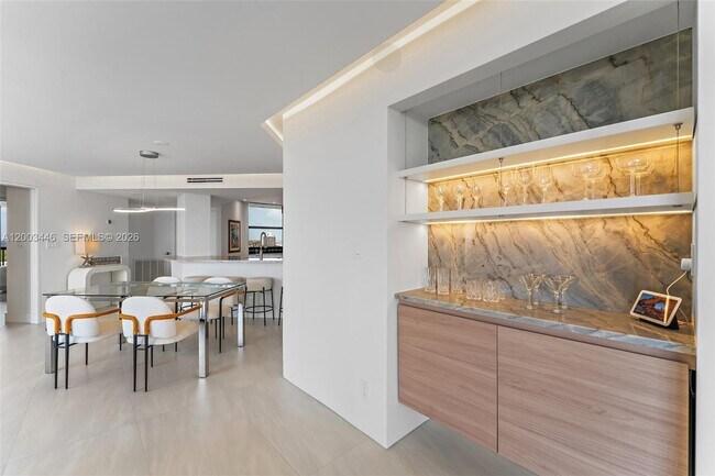 Building Photo - 9500 S Ocean Dr