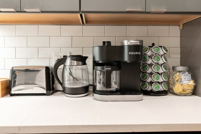 Building Photo - 221 Vine St