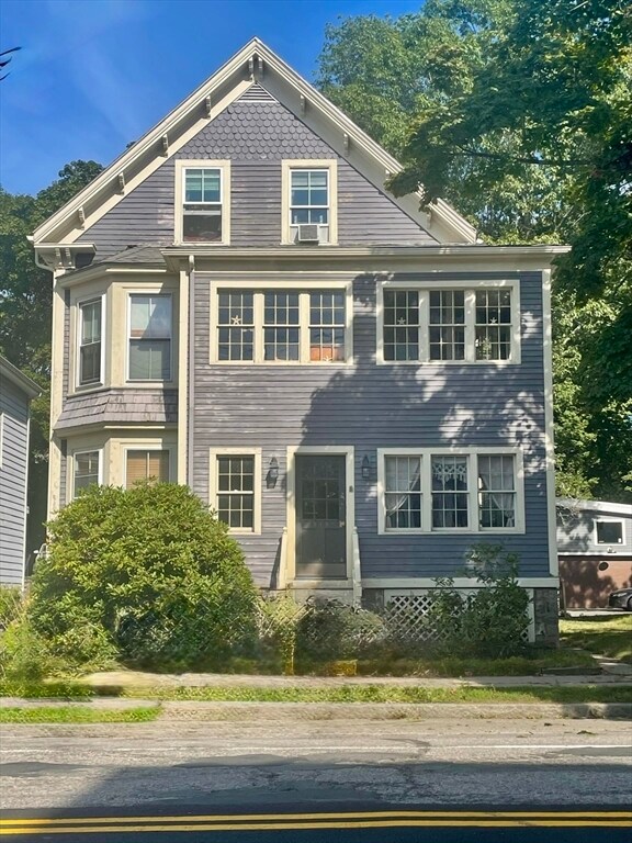 Primary Photo - 319 Lafayette St