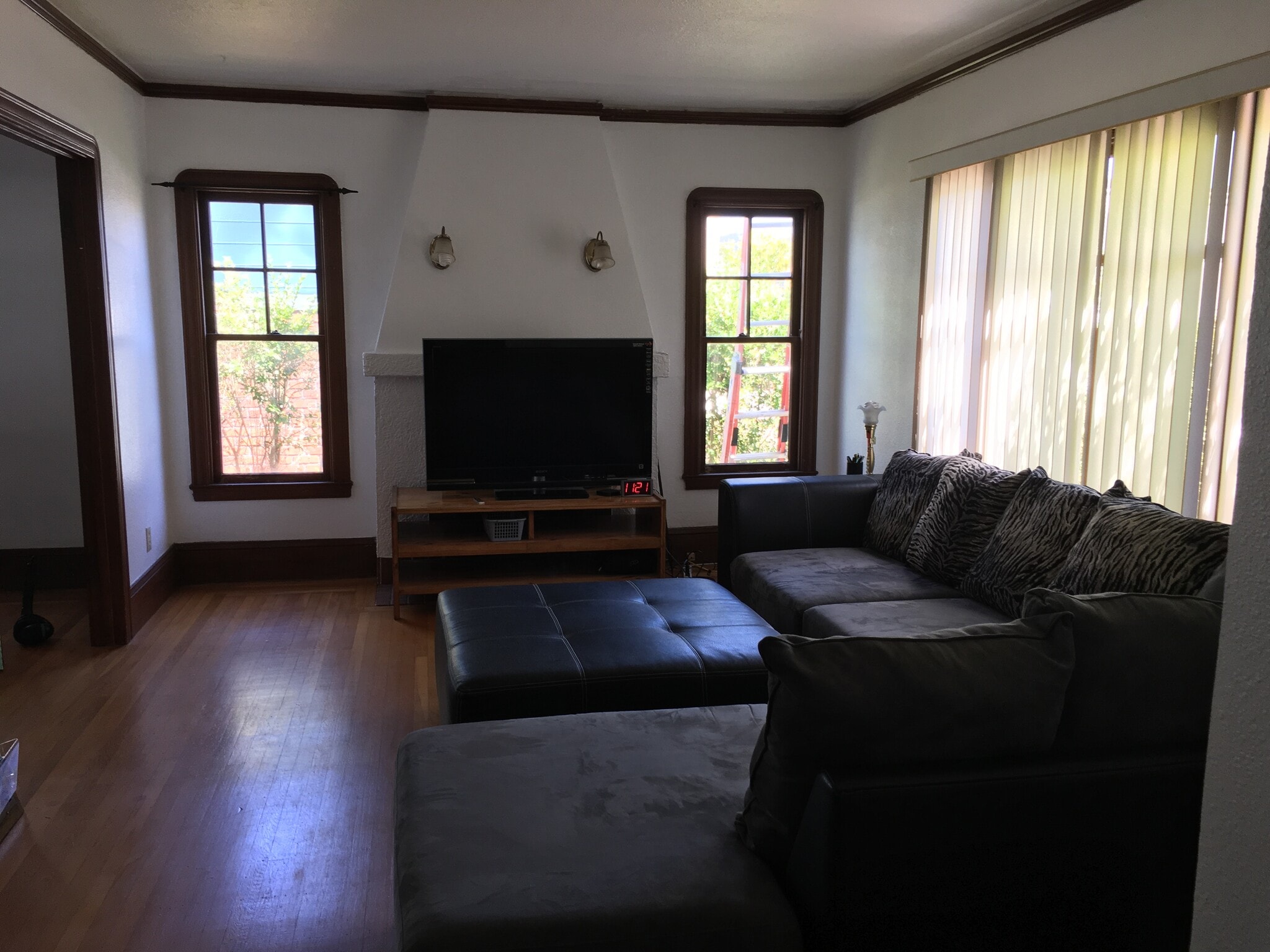 Building Photo - 918 Ramona Ave