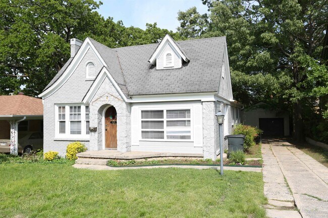 Primary Photo - 3430 N Cypress St