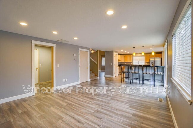 Building Photo - 5606 NE 48th Ave