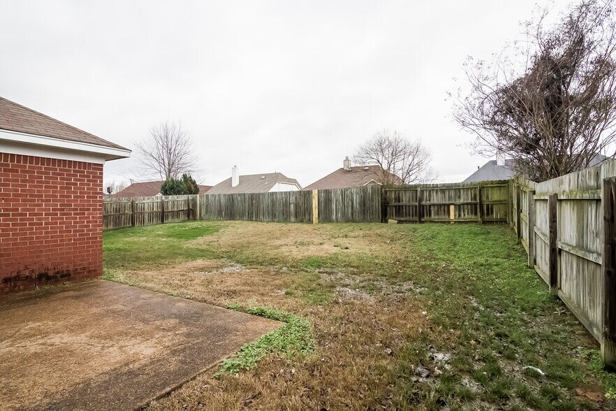 Building Photo - 5400 Milton Ridge Dr