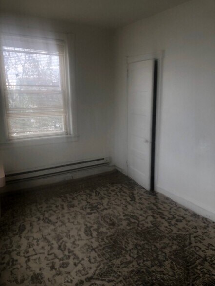 Building Photo - 224 E Tabor Rd