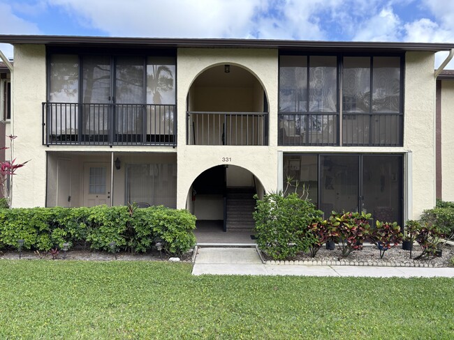 Building Photo - 331 Knotty Pine Cir