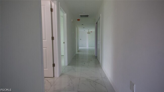 Building Photo - 3428 Jeffcott St